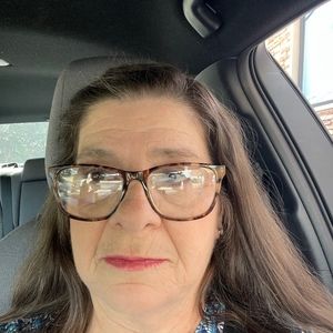Meet your Posher, Renee